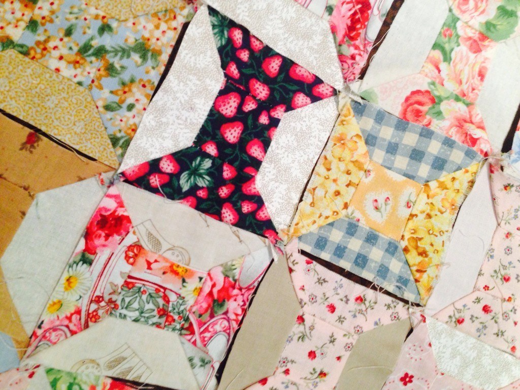 Hand Pieced Spool Blocks | susies-scraps.com