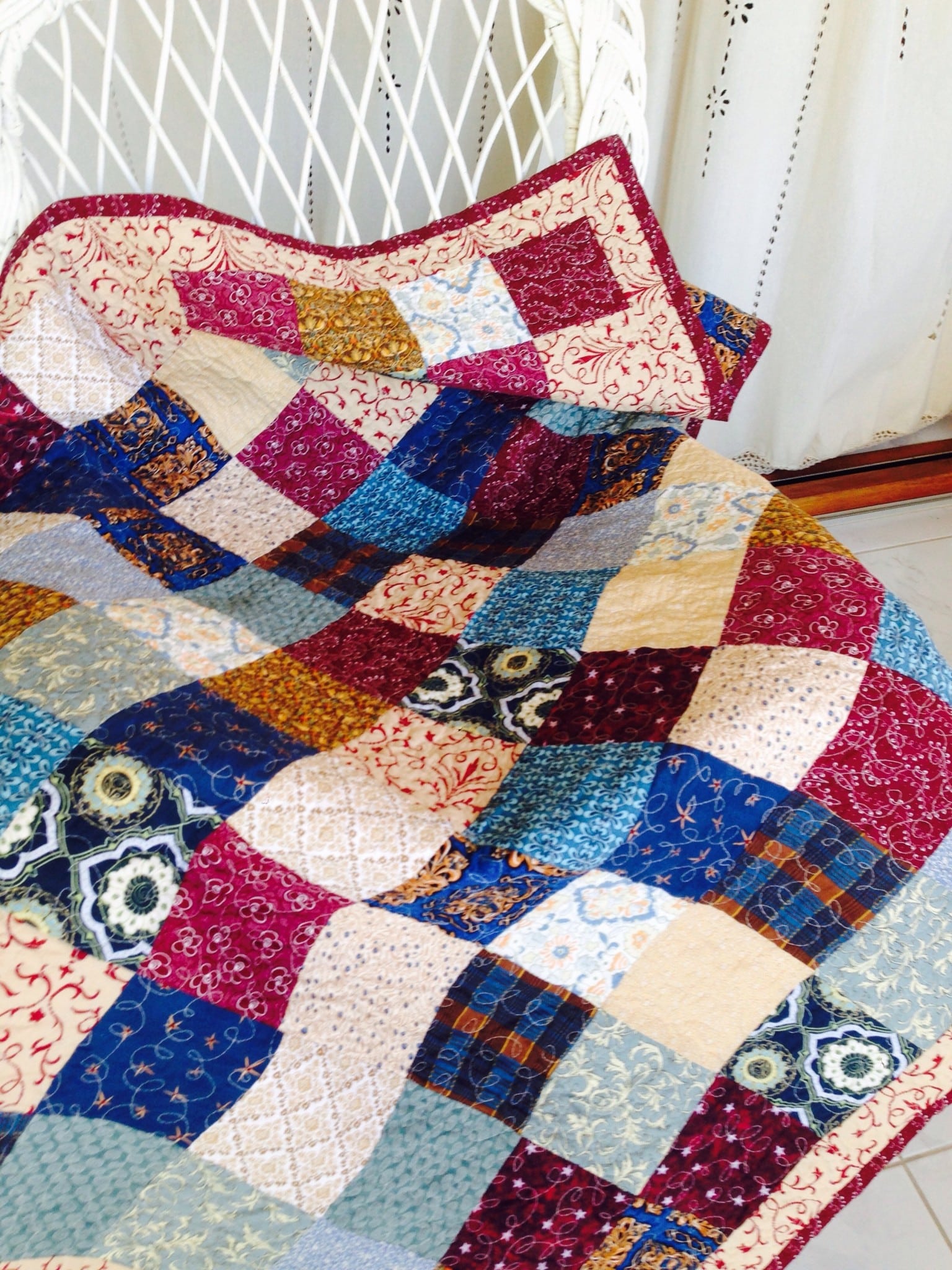 free-patterns-for-easy-charm-square-quilts-bite-sized-biggie