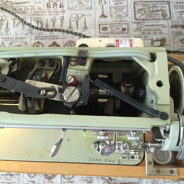 Myer Victor Supreme Zig Zag Sewing Machine susies-scraps.com