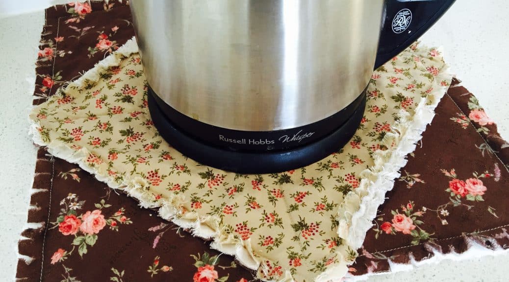 Kettle Quiltlet and Tutorial