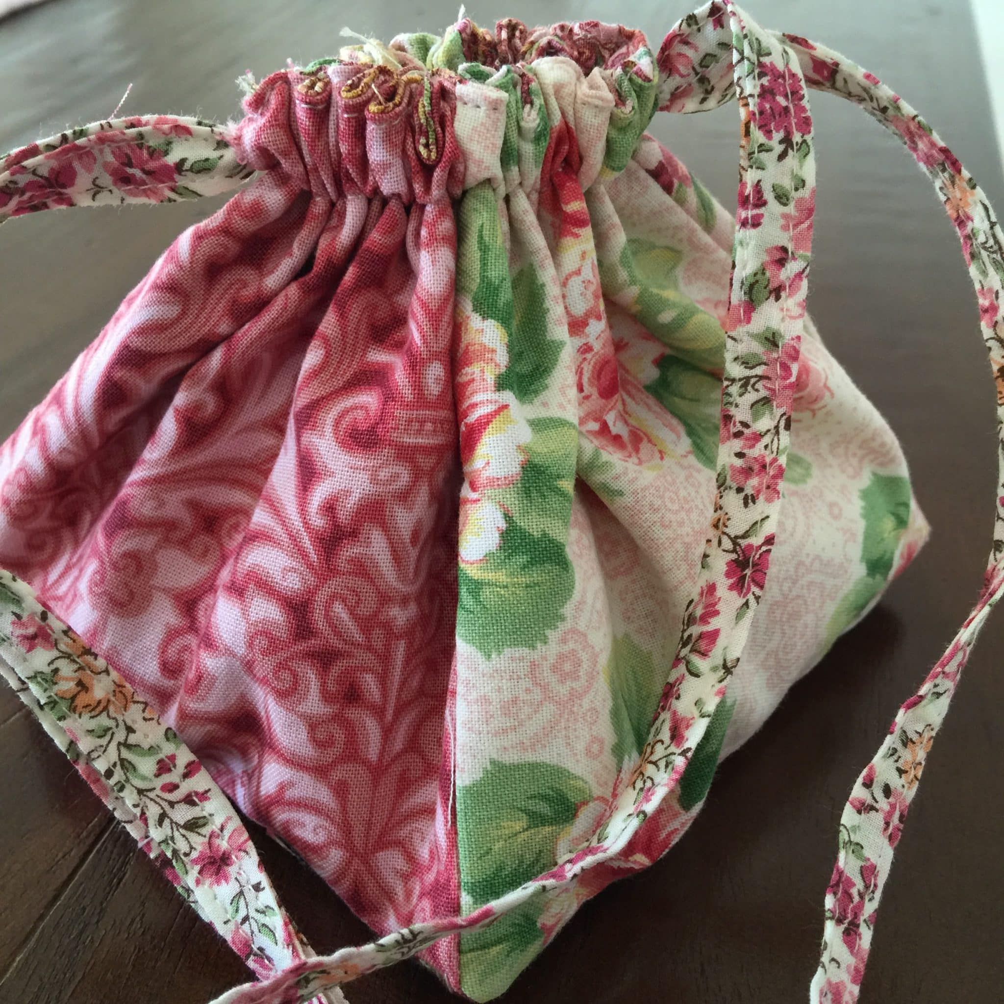 Little Charm Bag and Tutorial | susies-scraps.com