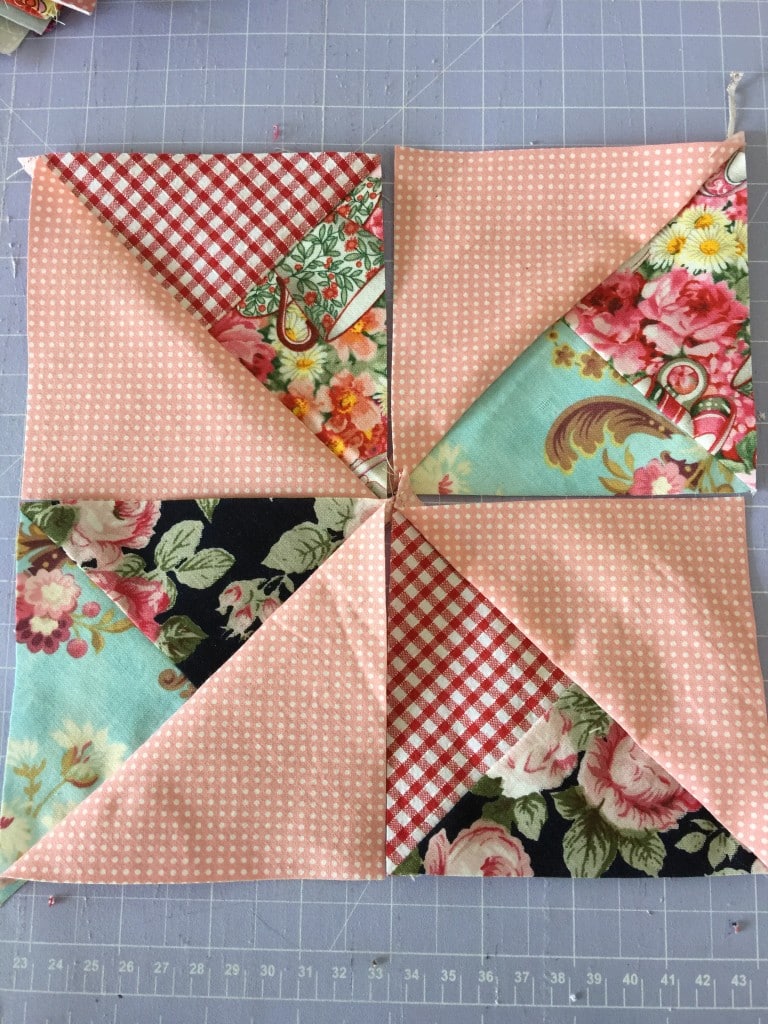 Double Pinwheel Block Easy Scrappy Style – Tutorial | susies-scraps.com