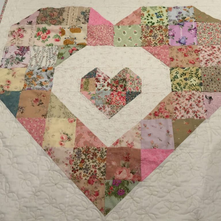 Baby Love Quilt and Pattern | susies-scraps.com