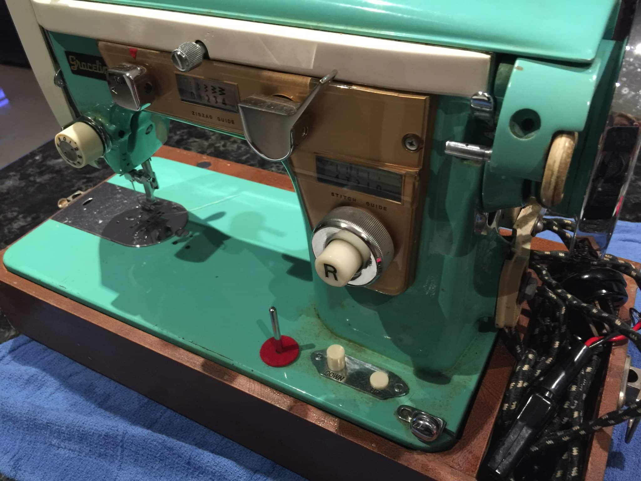 Vintage Antique sewing machines Archives Page 6 of 24