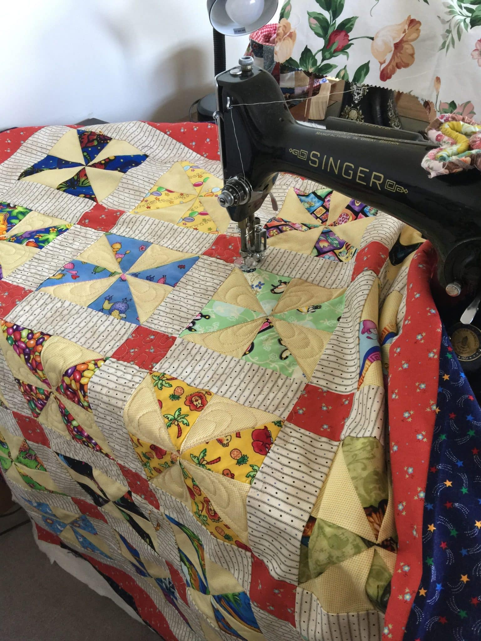 I Spy Pinwheel Quilt | susies-scraps.com