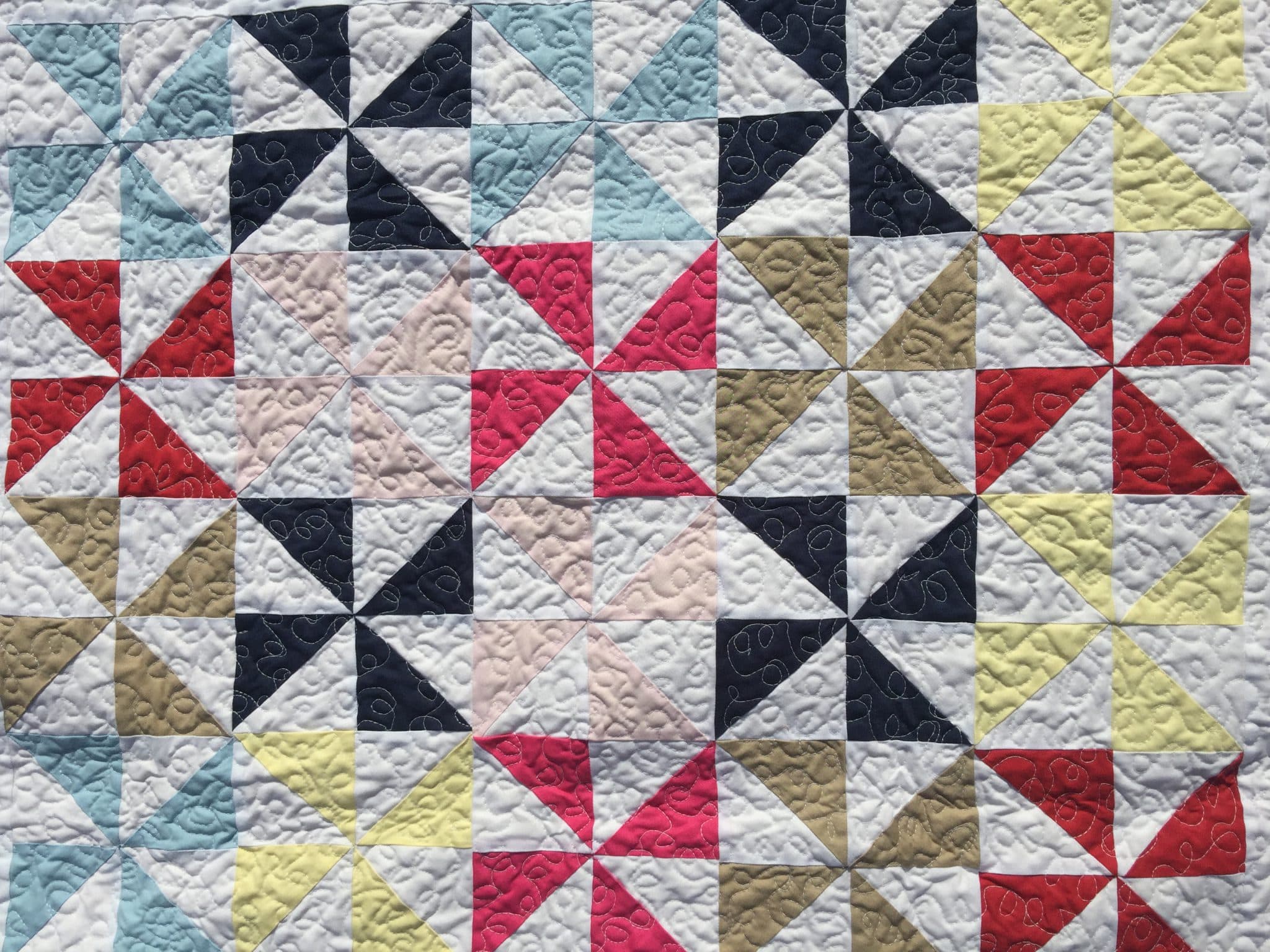 solid-bold-pinwheels-quilt-pattern-susies-scraps