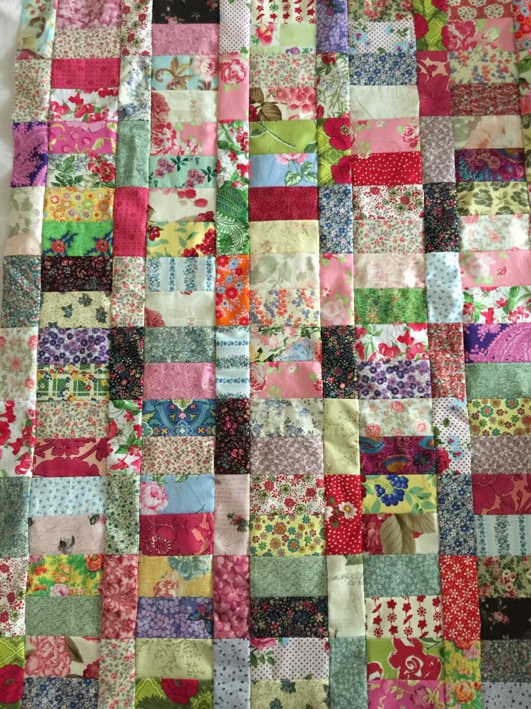 Floral Coins Quilt Antique Style | susies-scraps.com