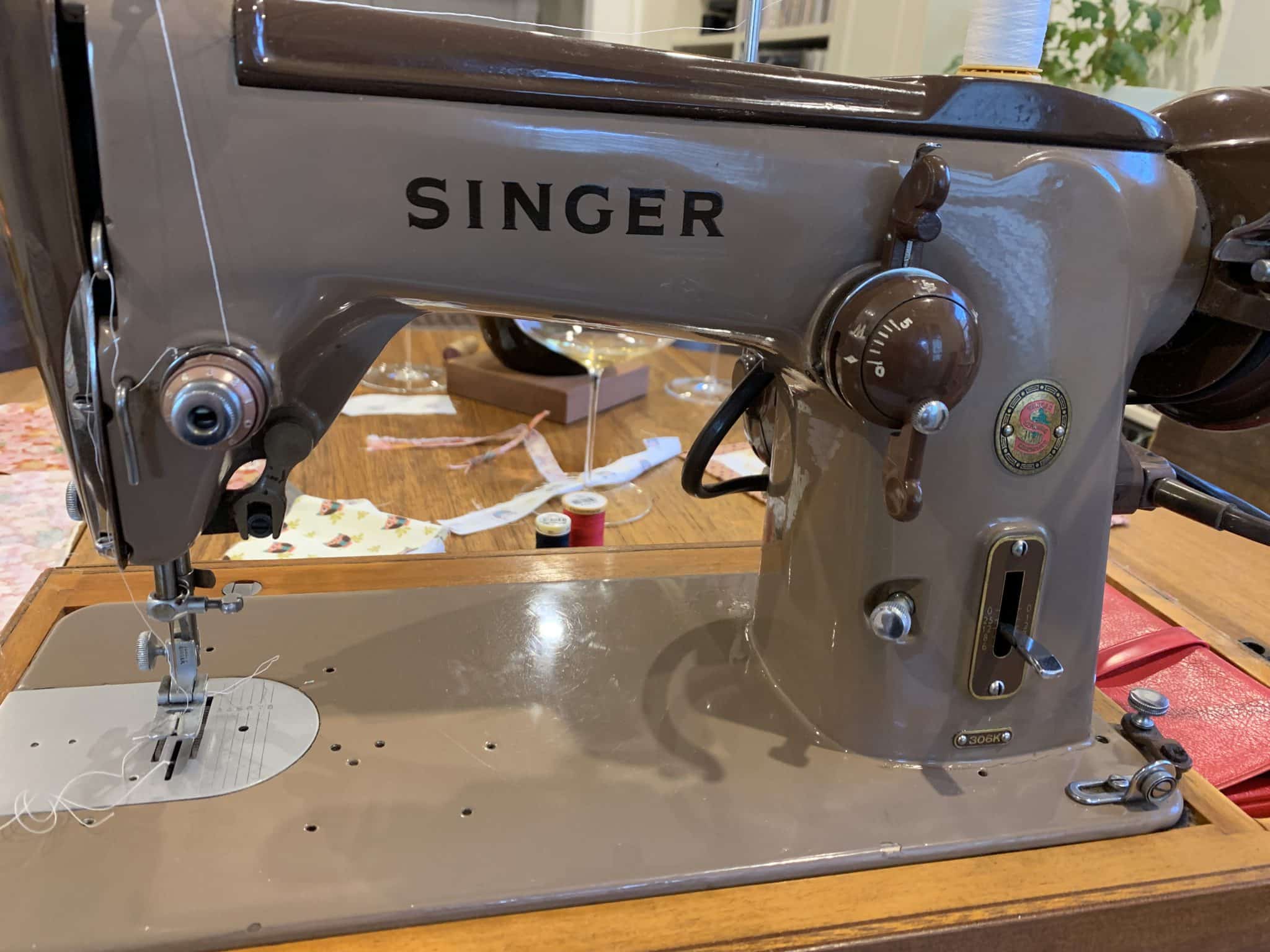 Singer 306K Sewing Machine C1961 | susies-scraps.com