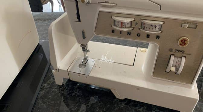 Vintage Singer 760 Sewing Machine C1971