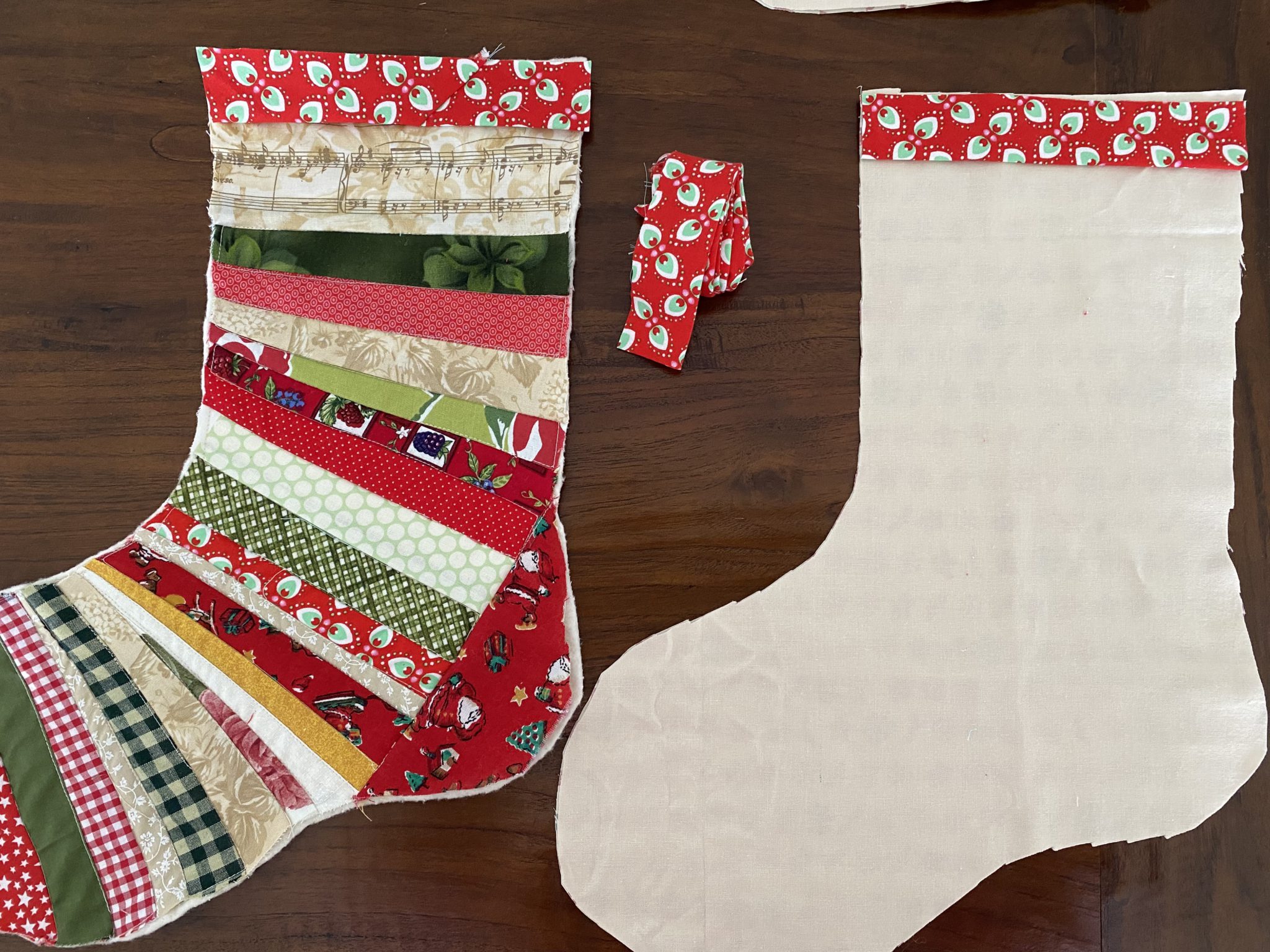 Quilted Christmas Scrappy String Stockings  susies-scraps.com