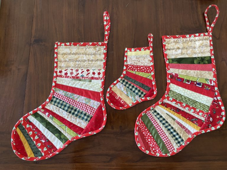 quilted christmas scrappy string stockings | susies-scraps.com