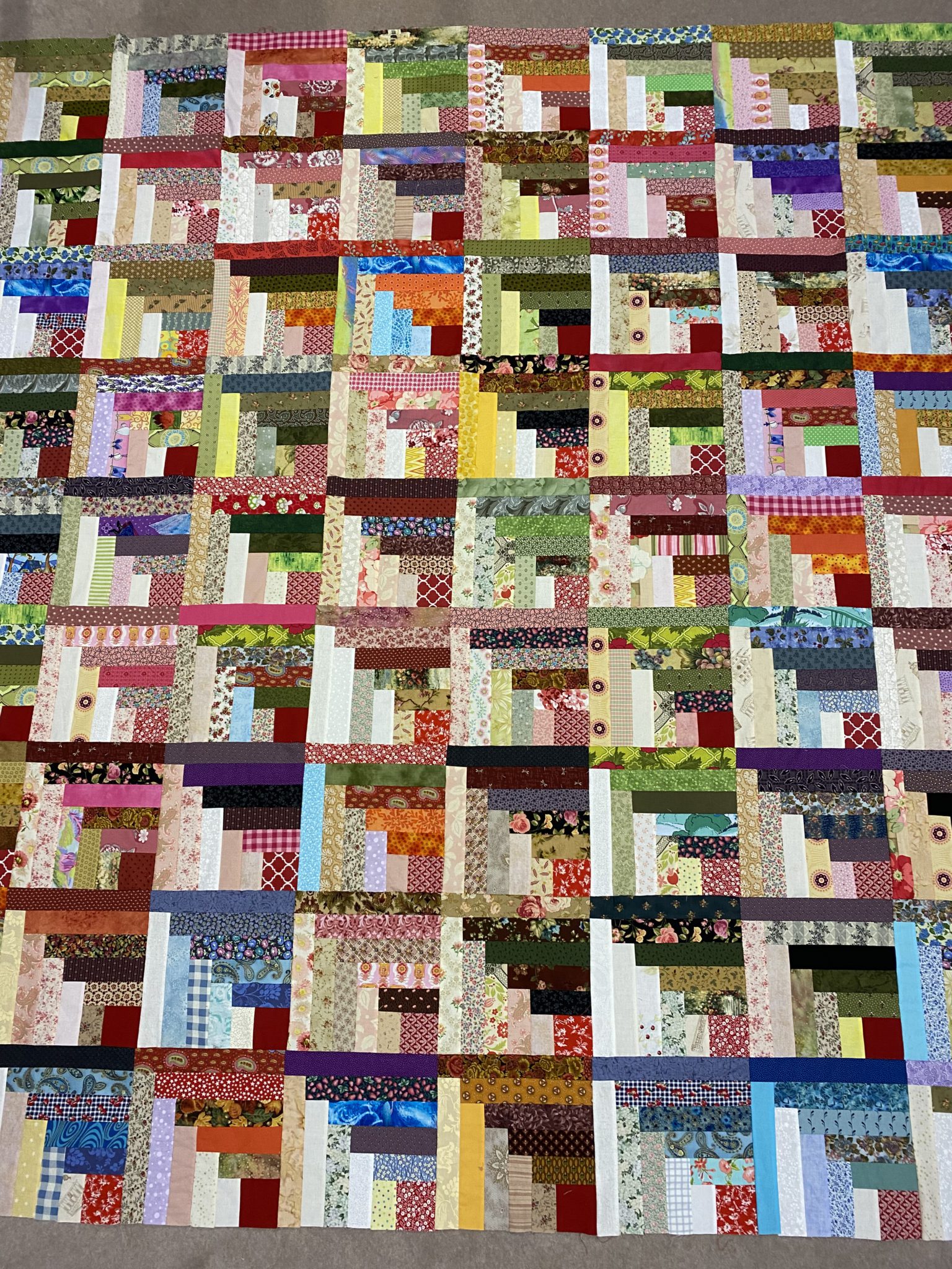 Weekend Scrappy Half Log Cabin Quilt susie's-scraps.com