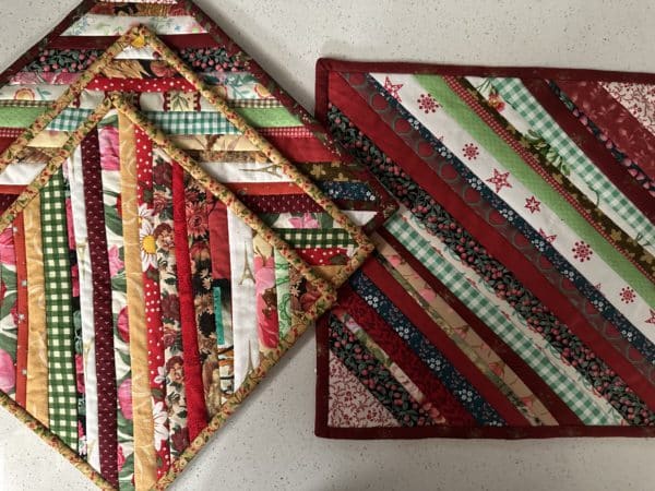 String Pot Holders or Trivets for Christmas susies-scraps.com