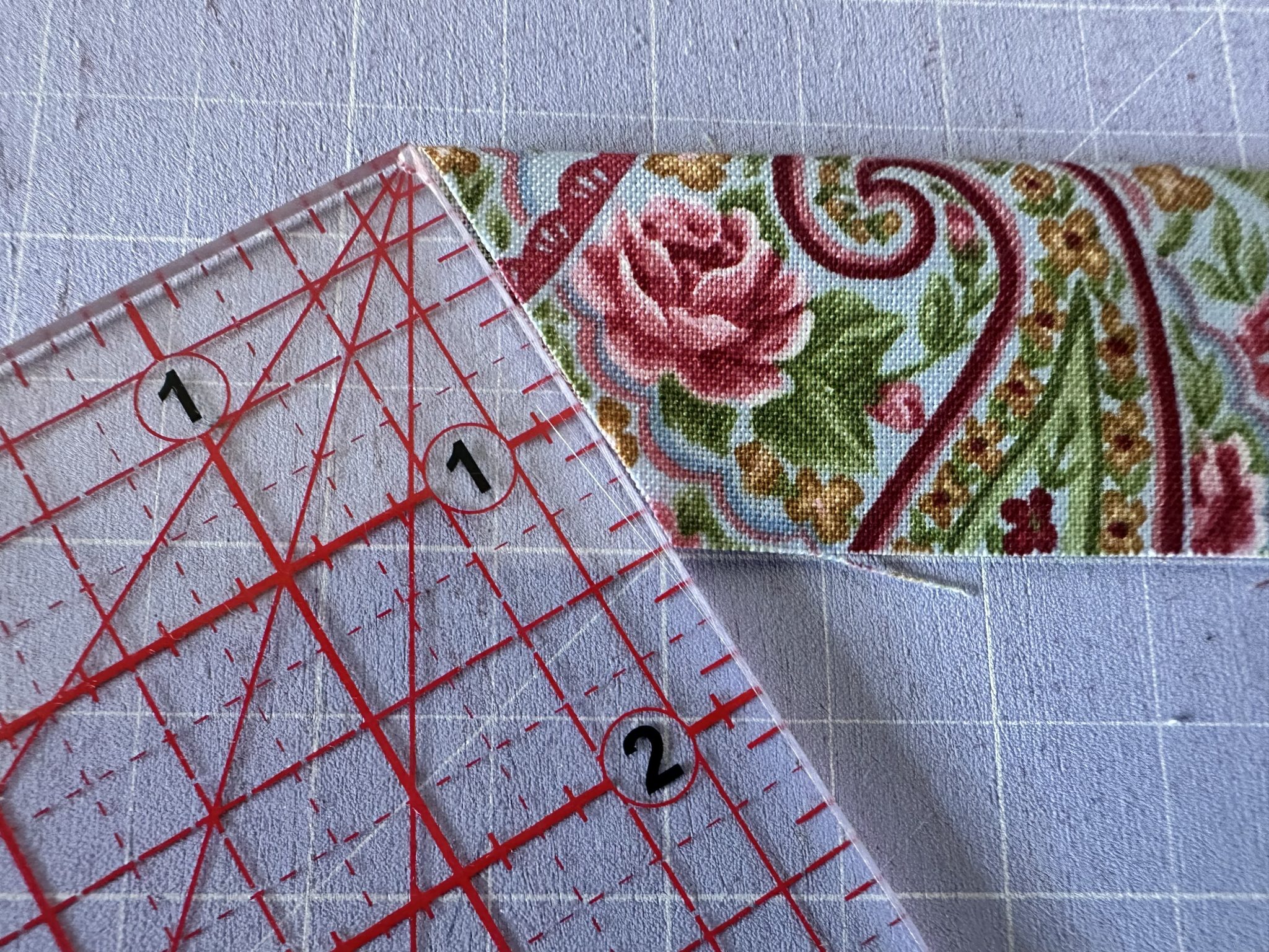 Cut Hexagons from Strips susies-scraps.com